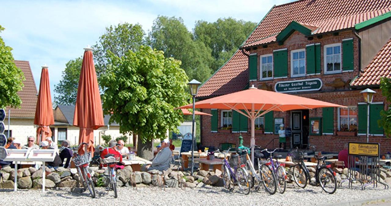 Hotel & Gasthof Zur Linde Middelhagen Extérieur photo